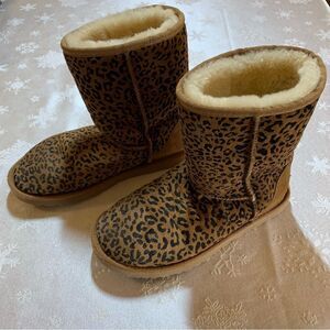 UGG Boots 1006072 Cheetah Animal Print Great Soles Fluffy Sz 6 Gorgeous